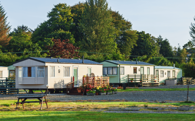 Campings et villages vacances : gérer l’eau de forage pour des centaines d’emplacements